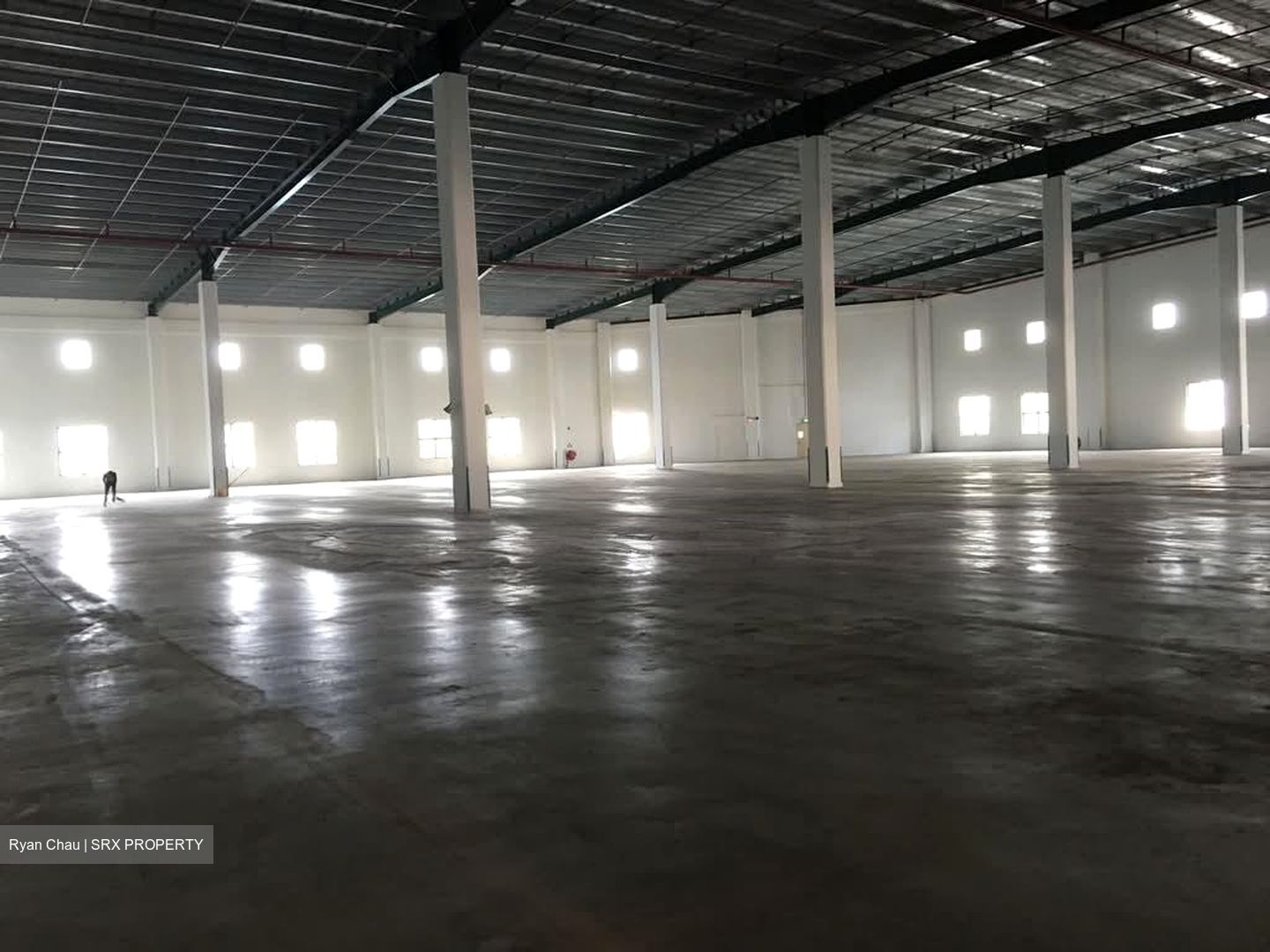 Tuas Avenue 9 (D22), Warehouse #586109291